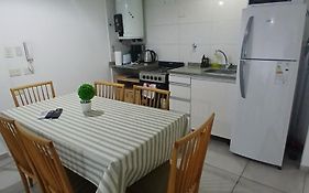 Apartamento LH Cómodo y moderno Cerca del aeropuerto Ezeiza ex fader